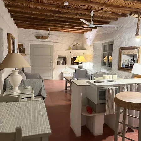 3 Bd Stonehouse With Swimming Pool Villa *