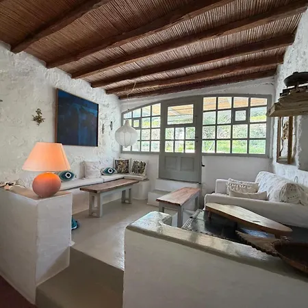 Villa 3 Bd Stonehouse With Swimming Pool *