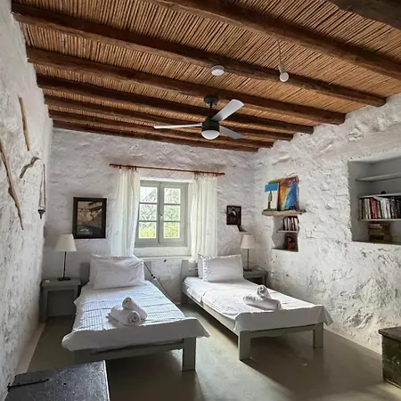 Villa 3 Bd Stonehouse With Swimming Pool