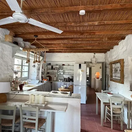 3 Bd Stonehouse With Swimming Pool Villa *
