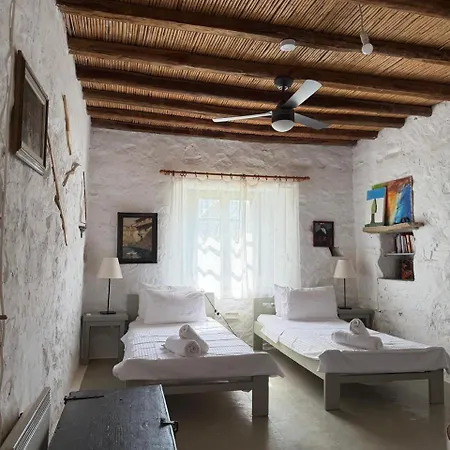 3 Bd Stonehouse With Swimming Pool *